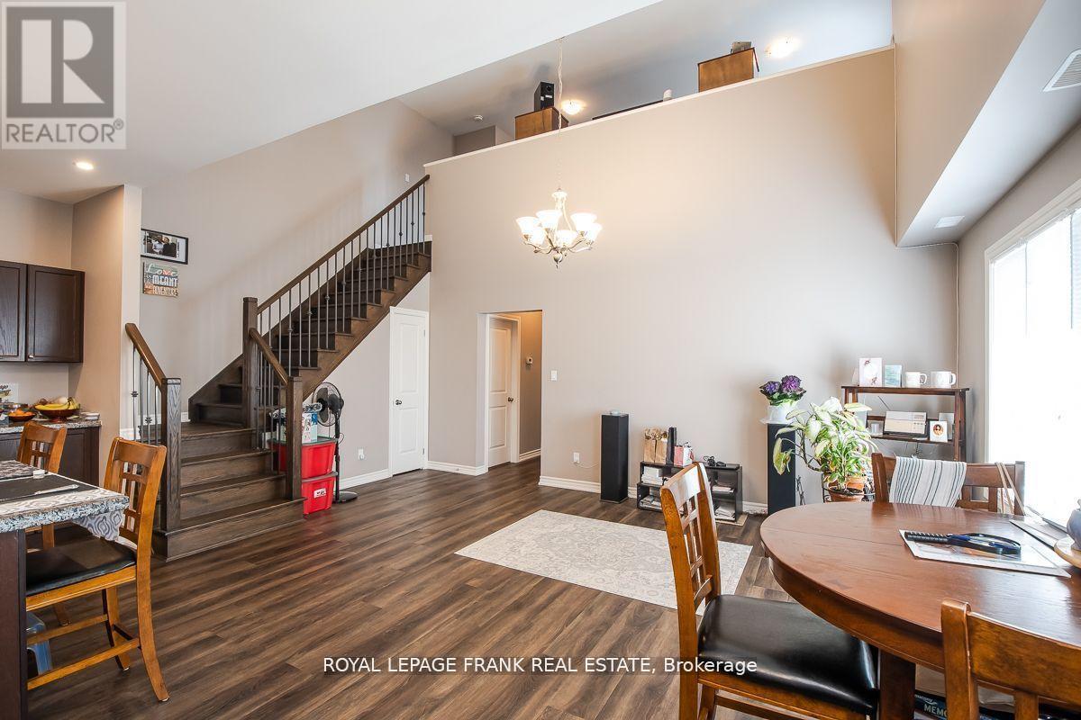 805b Dundas Street W Property Photo 6