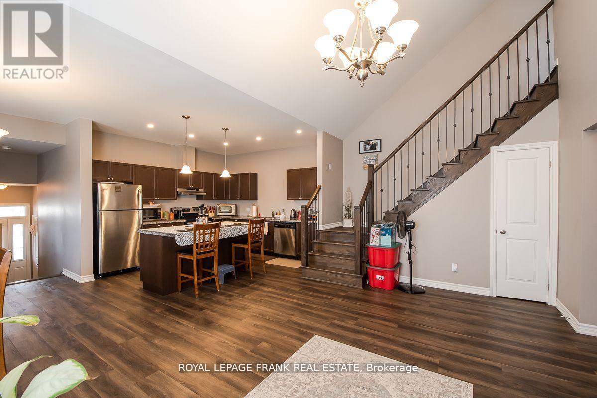 805b Dundas Street W Property Photo 8