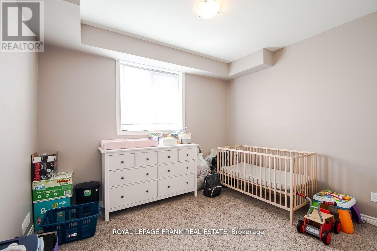 805b Dundas Street W Property Photo 17