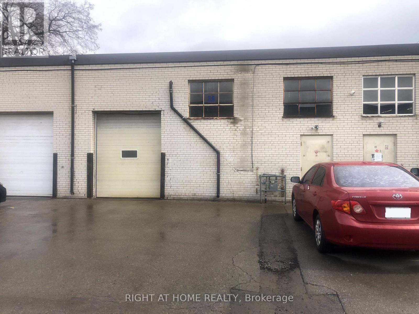 39 Estate Drive Property Photo 2