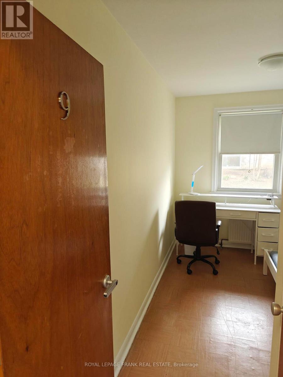 Room #9 - 374 Central Park Boulevard S Property Photo 3