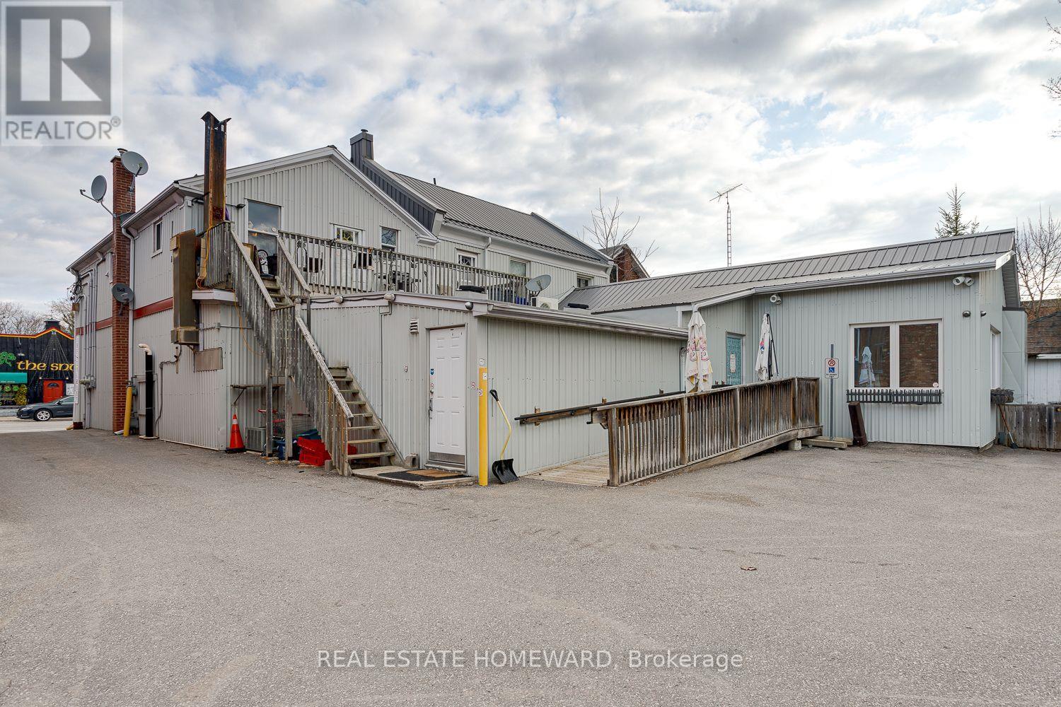 27 King Ave E Property Photo 6