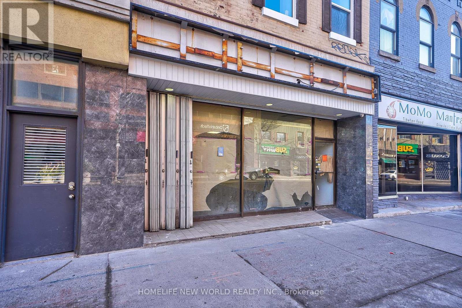 5 Simcoe Street S Property Photo 7