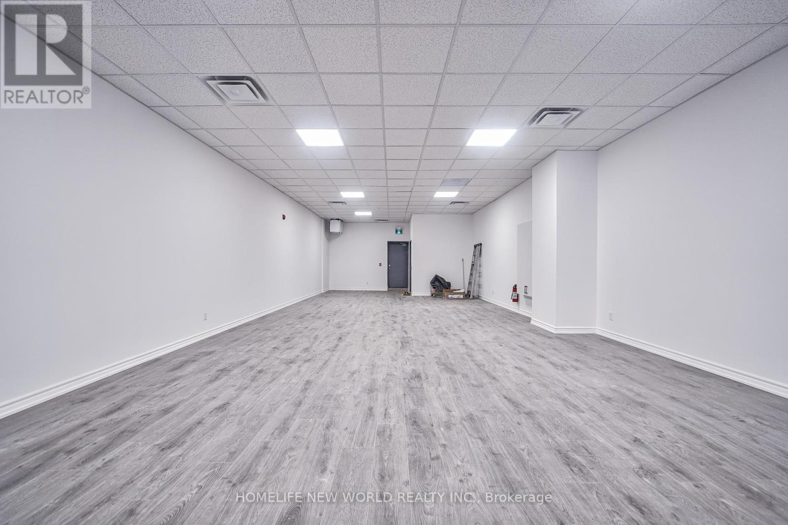 5 Simcoe Street S Property Photo 17