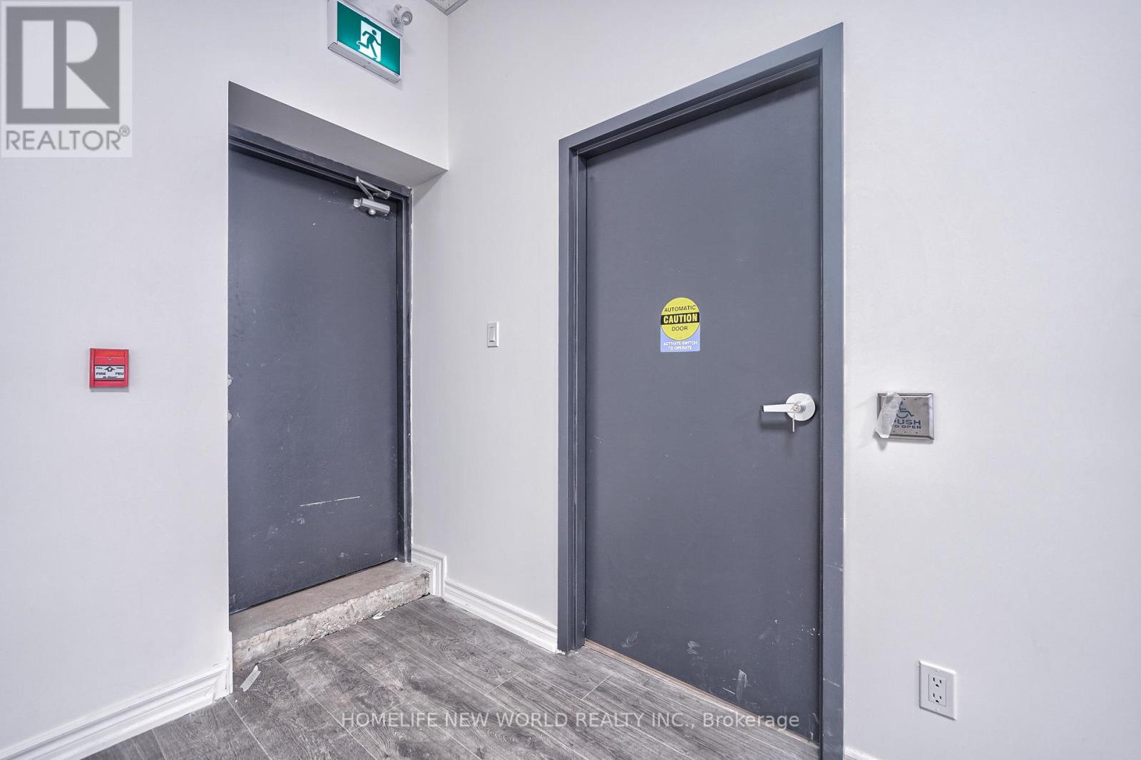 5 Simcoe Street S Property Photo 24