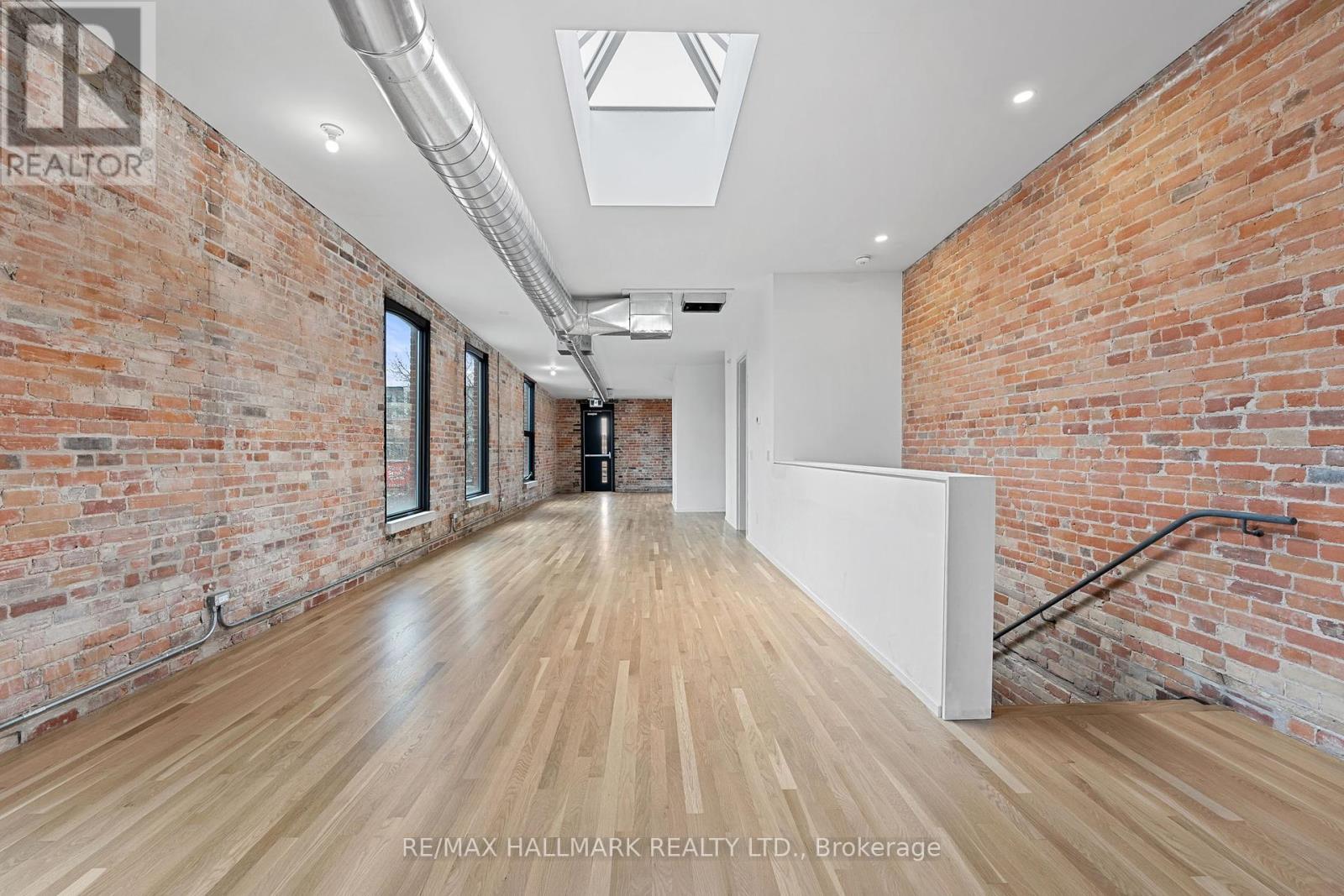 300 - 972 Queen Street E Property Photo 4