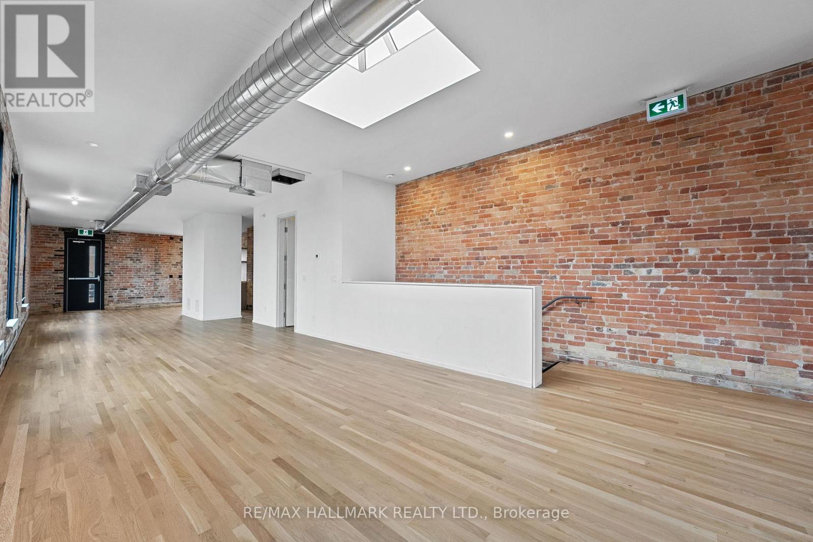 300 - 972 Queen Street E Property Photo 5