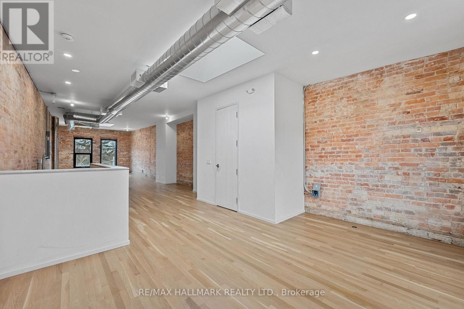 300 - 974 Queen Street E Property Photo 7