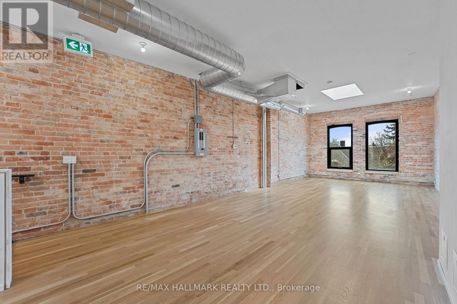 300 - 974 Queen Street E Property Photo 9