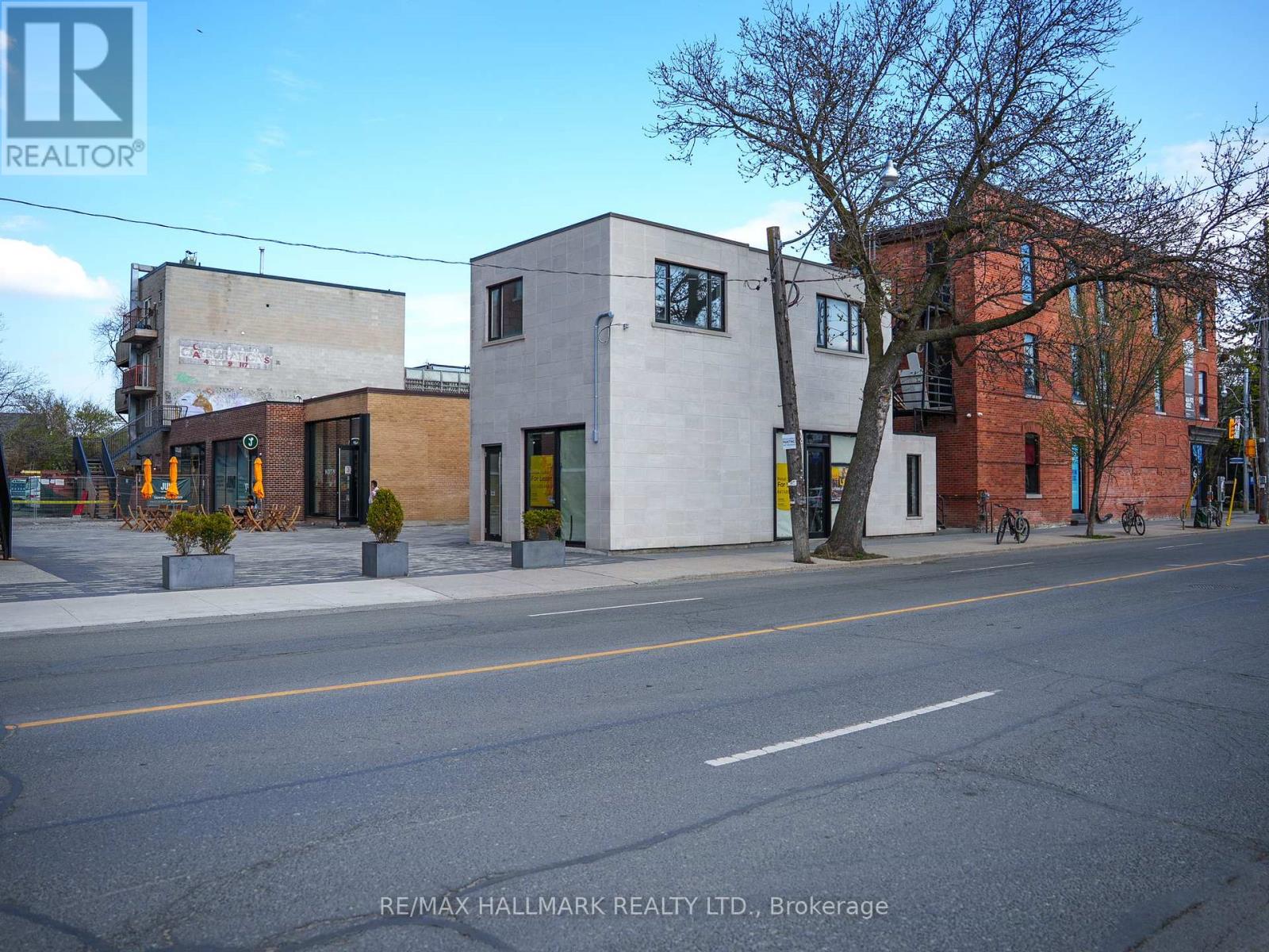 300 - 974 Queen Street E Property Photo 18