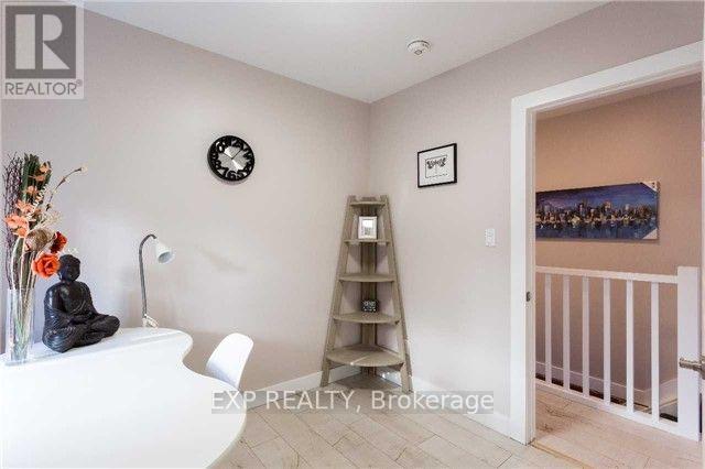 Upper - 122 Parkmount Road Property Photo 4
