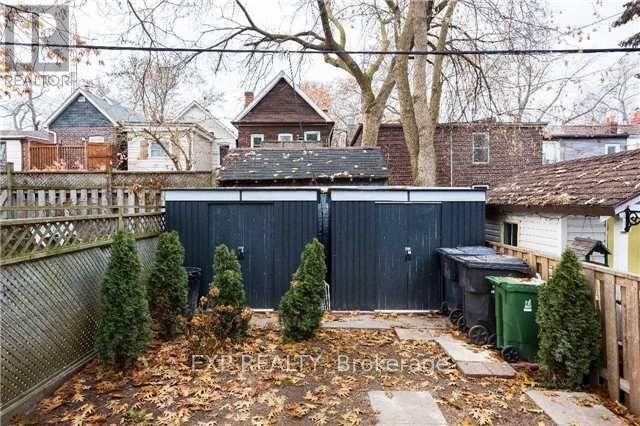 Upper - 122 Parkmount Road Property Photo 8