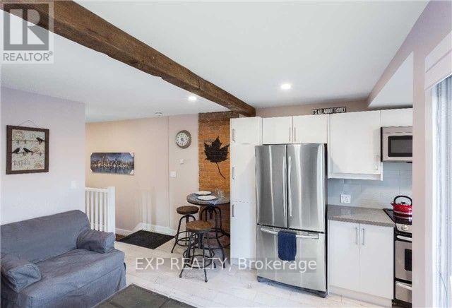 Upper - 122 Parkmount Road Property Photo 11