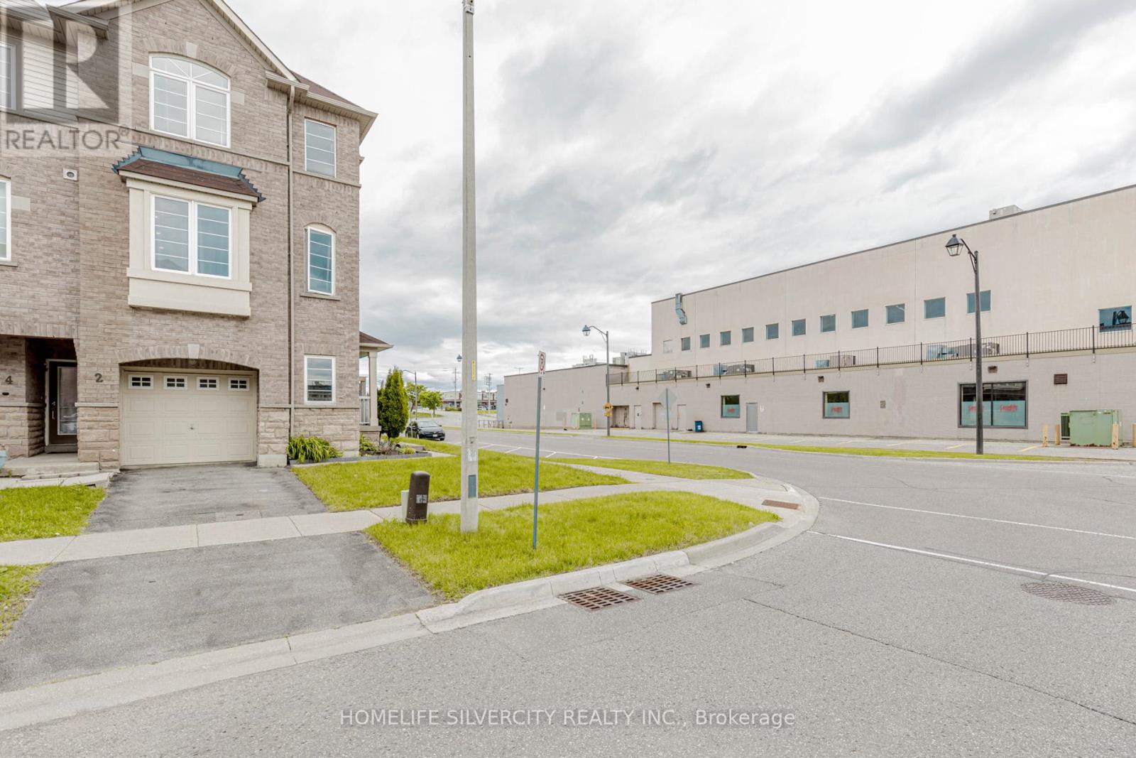 2 Stonewood Street Property Photo 1