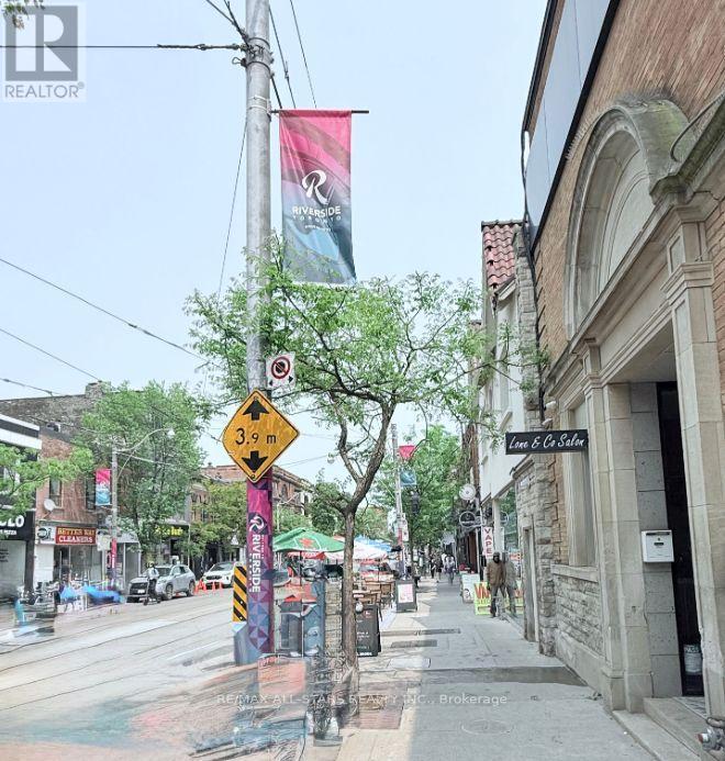 Unit B - 711 Queen Street E Property Photo 11