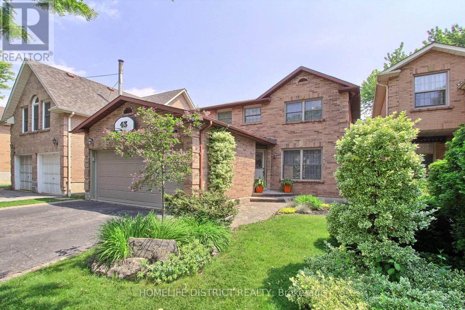 43 Daniels Crescent Property Photo 1