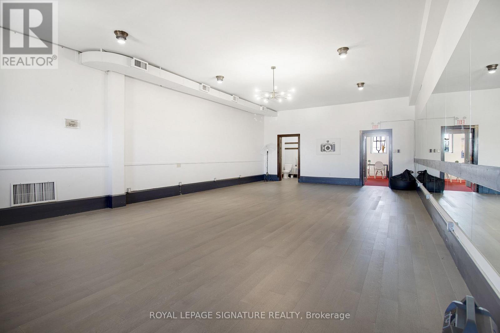15 Chisholm Avenue Property Photo 38