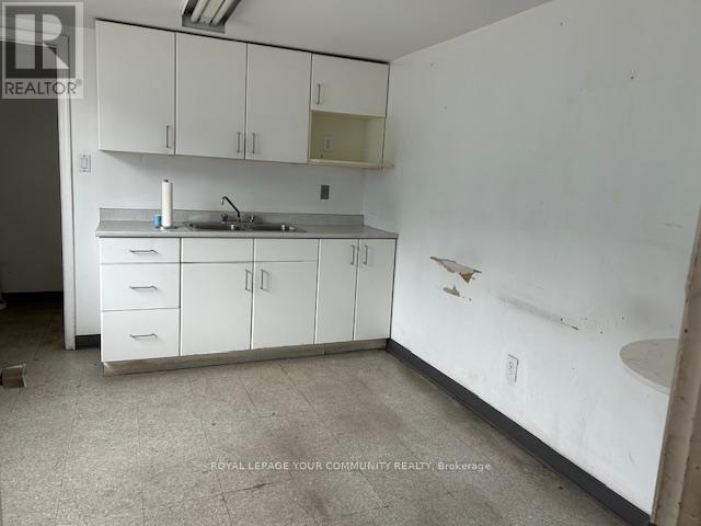 2 - 12 Golden Gate Court Property Photo 3