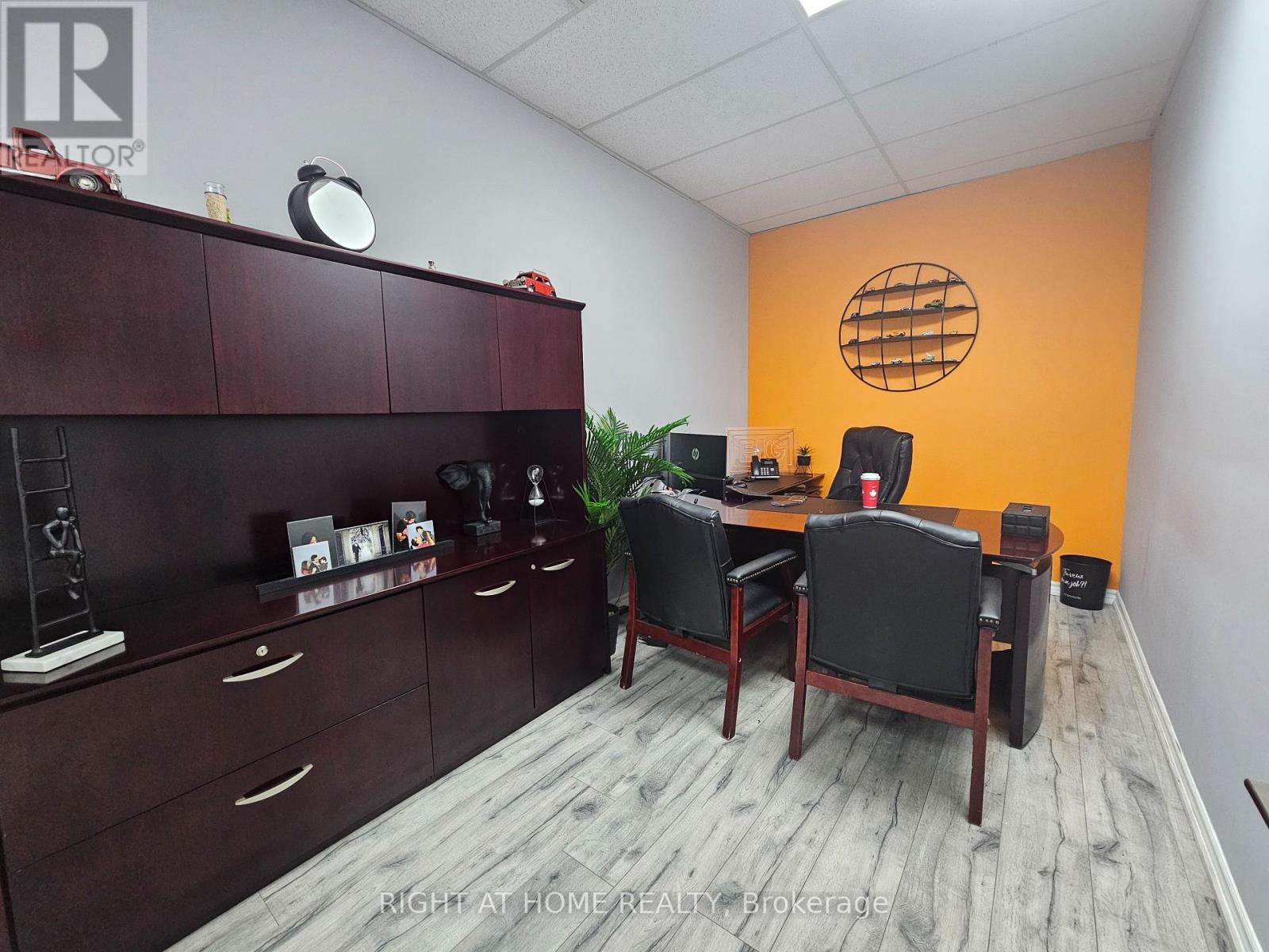 104 - 200 Bond Street W Property Photo 8