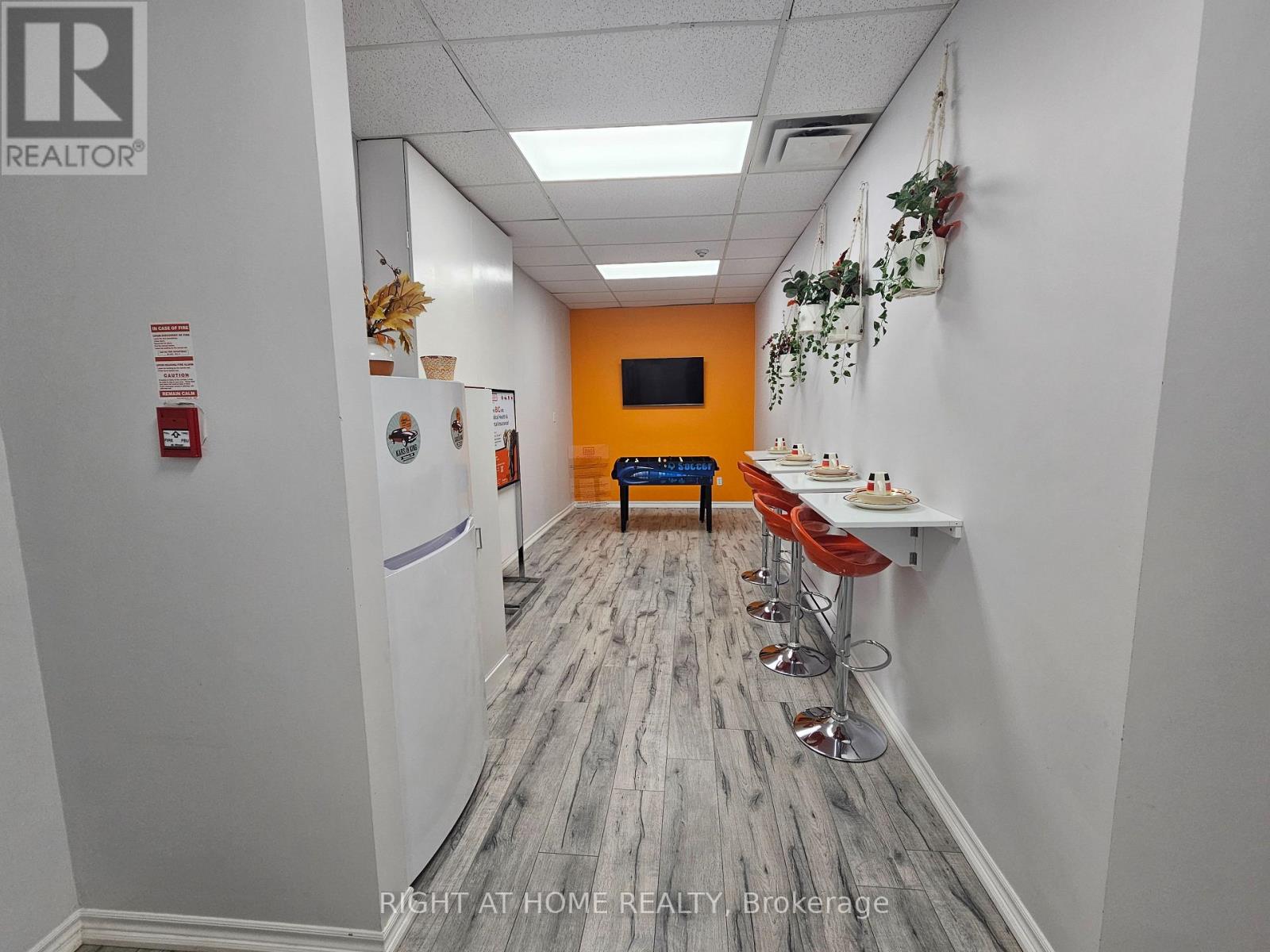 104 - 200 Bond Street W Property Photo 16