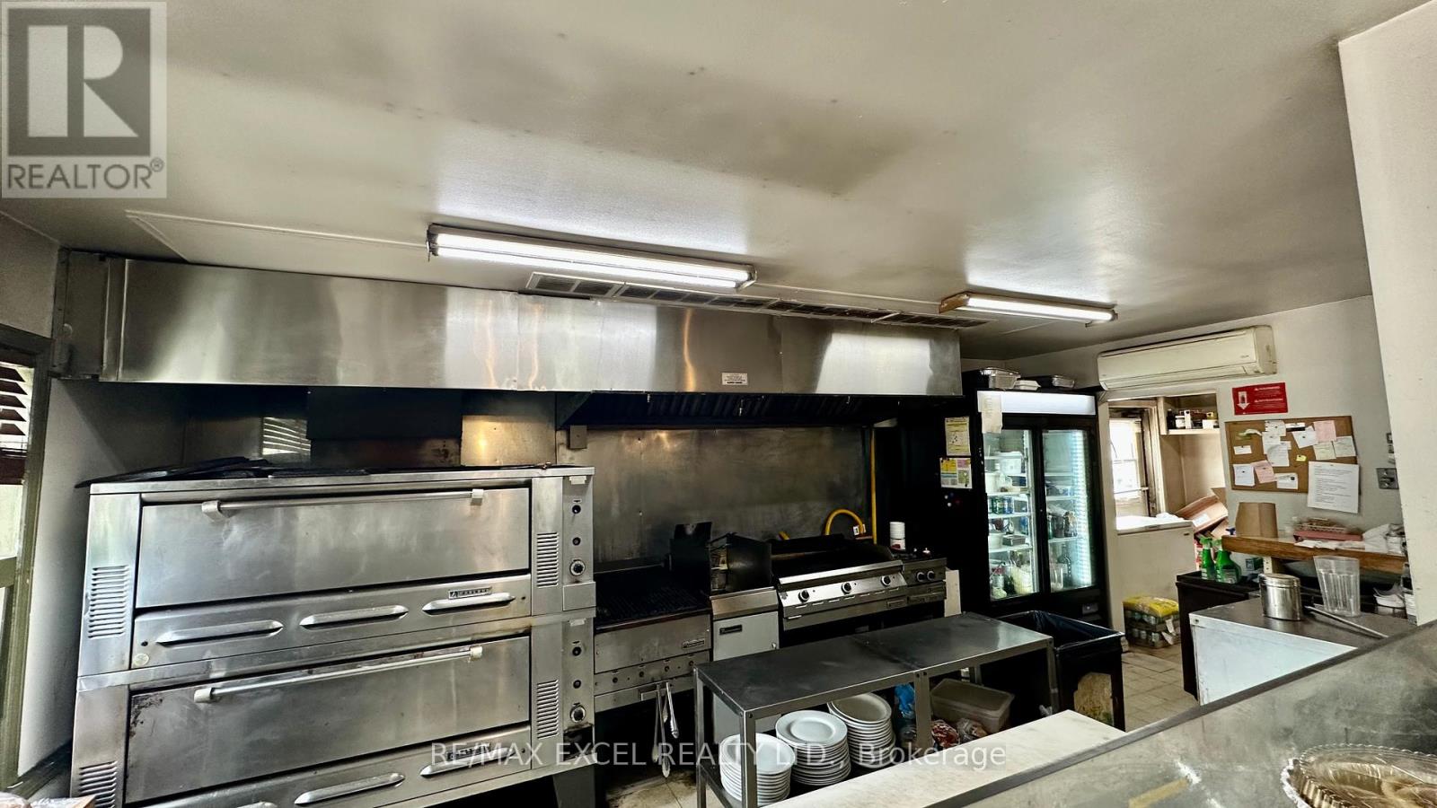 93 Winchester Road E Property Photo 6