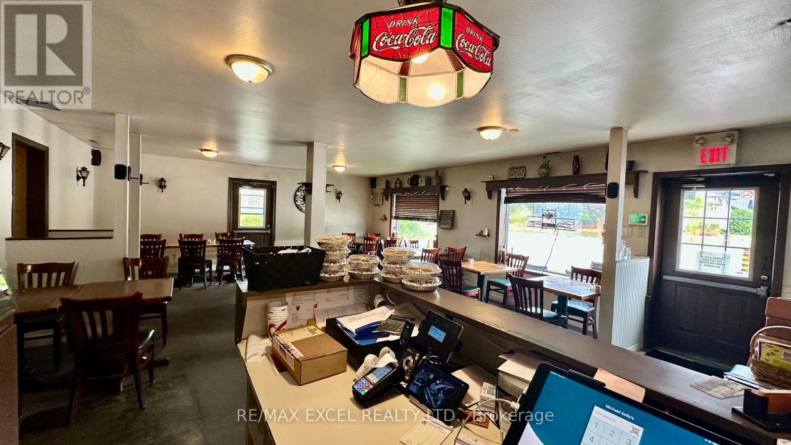 93 Winchester Road E Property Photo 8