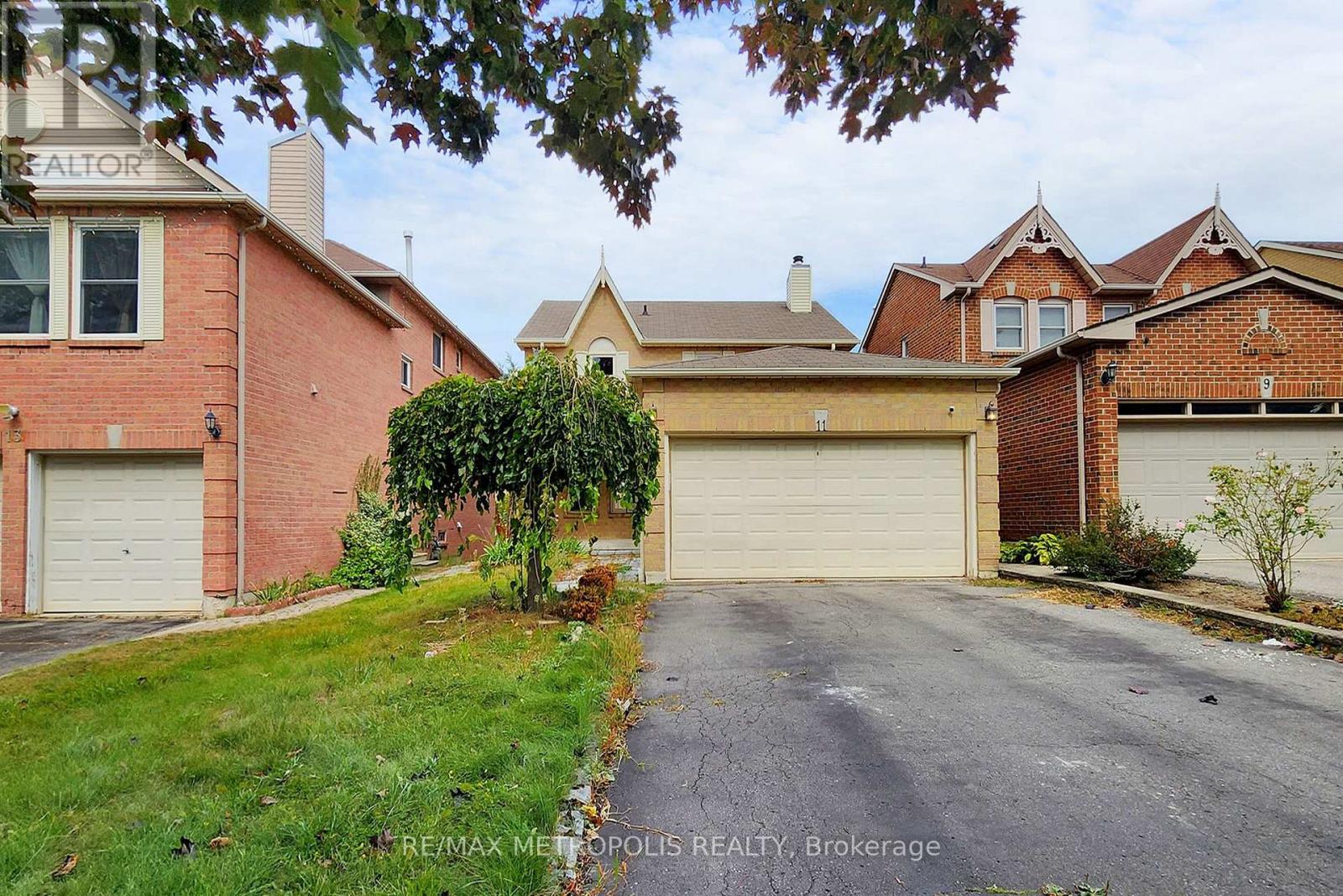 11 Noake Crescent Property Photo 1