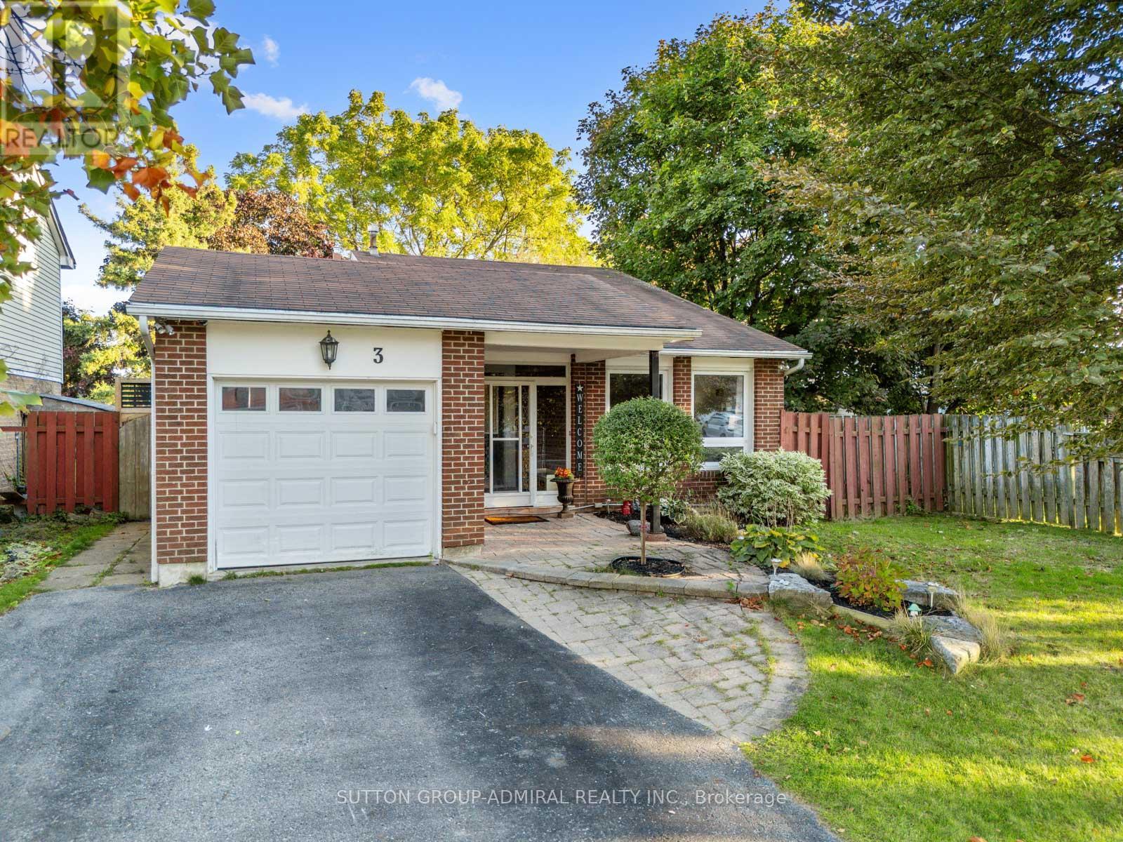 3 PANTER CRESCENT