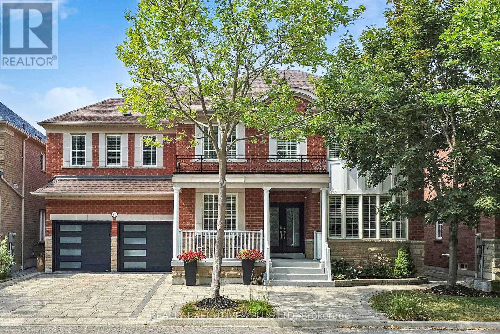 29 WESTON CRESCENT