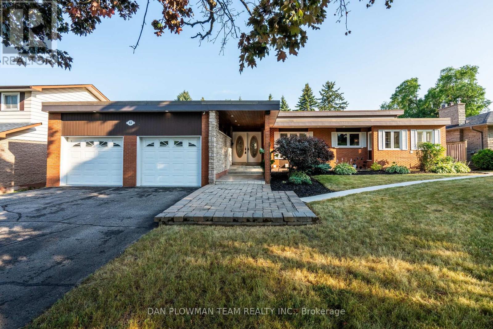 83 Sherwood Road E Property Photo 1