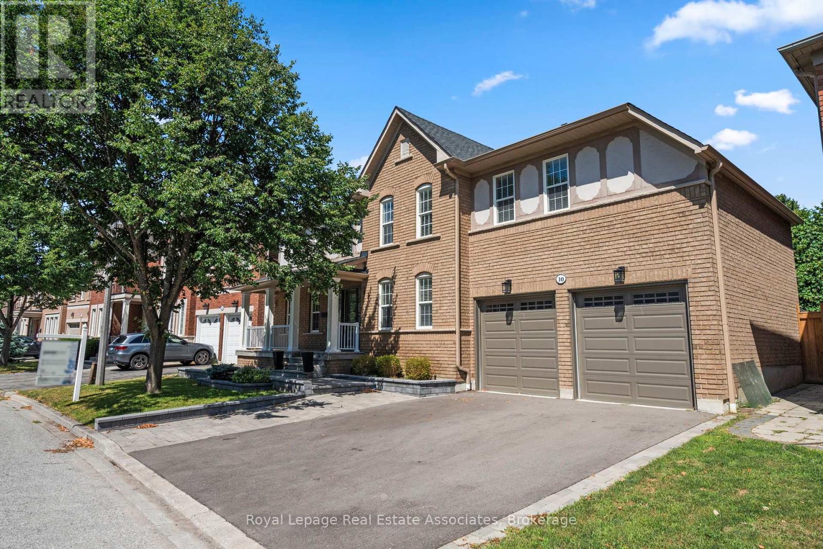 10 Westacott Crescent Property Photo 1