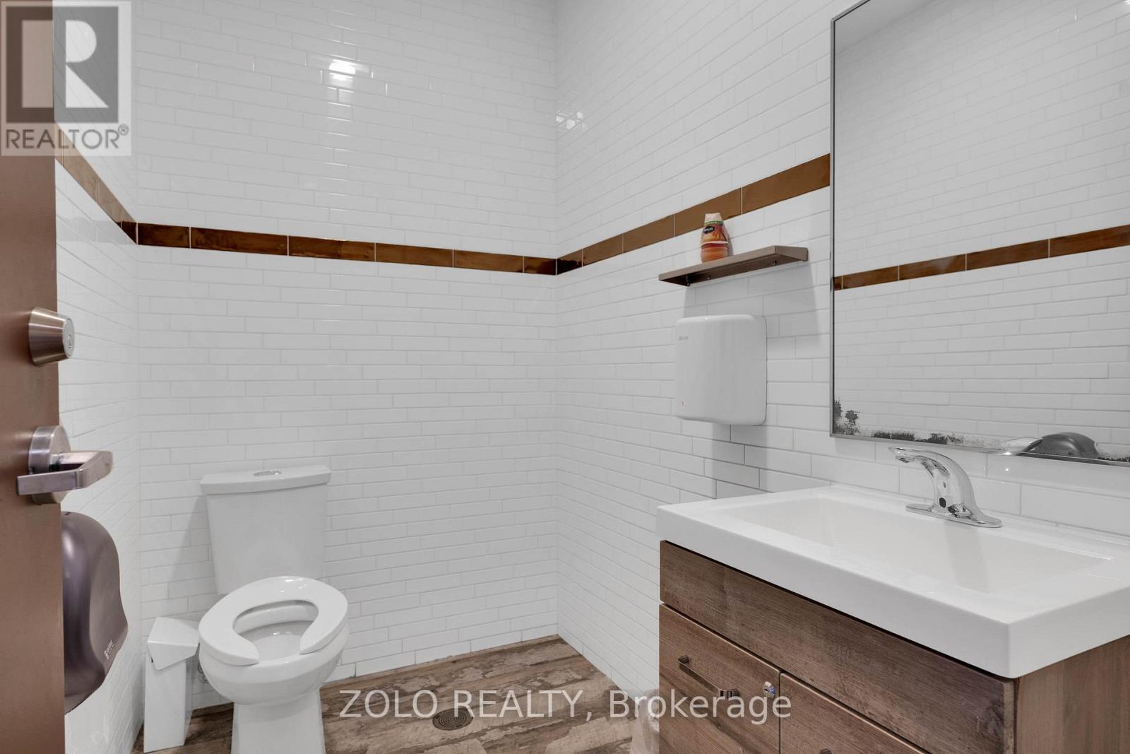 7 - 2620 Simcoe Street N Property Photo 23