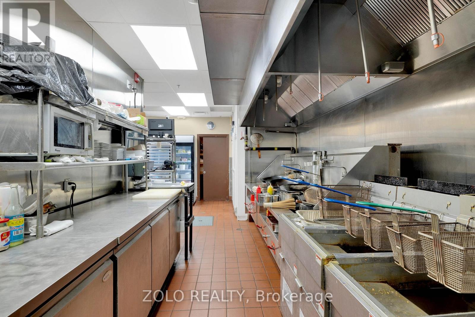 7 - 2620 Simcoe Street N Property Photo 28