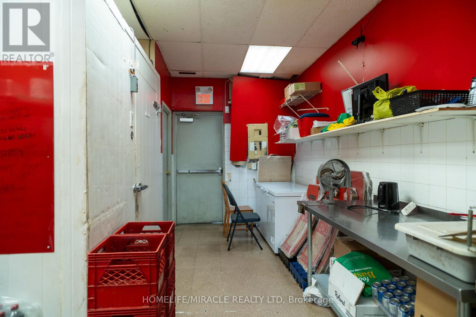 3 Harwood Avenue S Property Photo 25