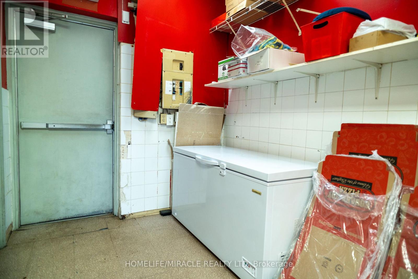 3 Harwood Avenue S Property Photo 33