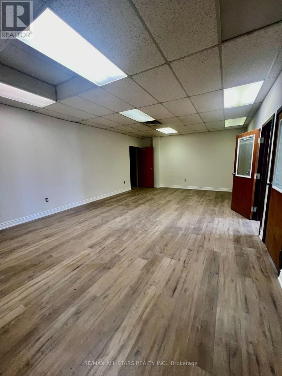 2 - 153 Crown Court Property Photo 4