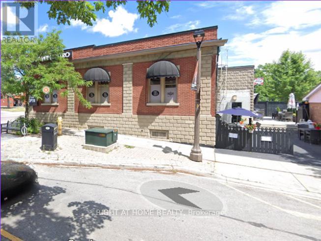 45 Baldwin Street E Property Photo 3