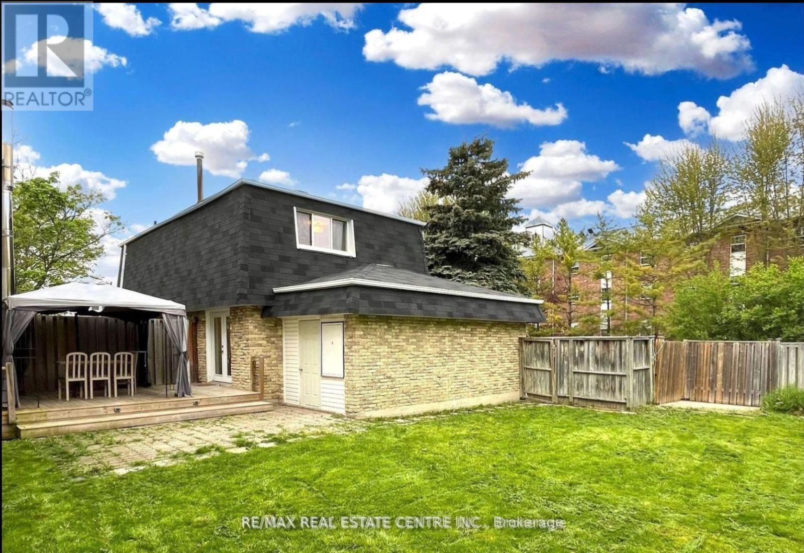 25 Ivanic Court Property Photo 2