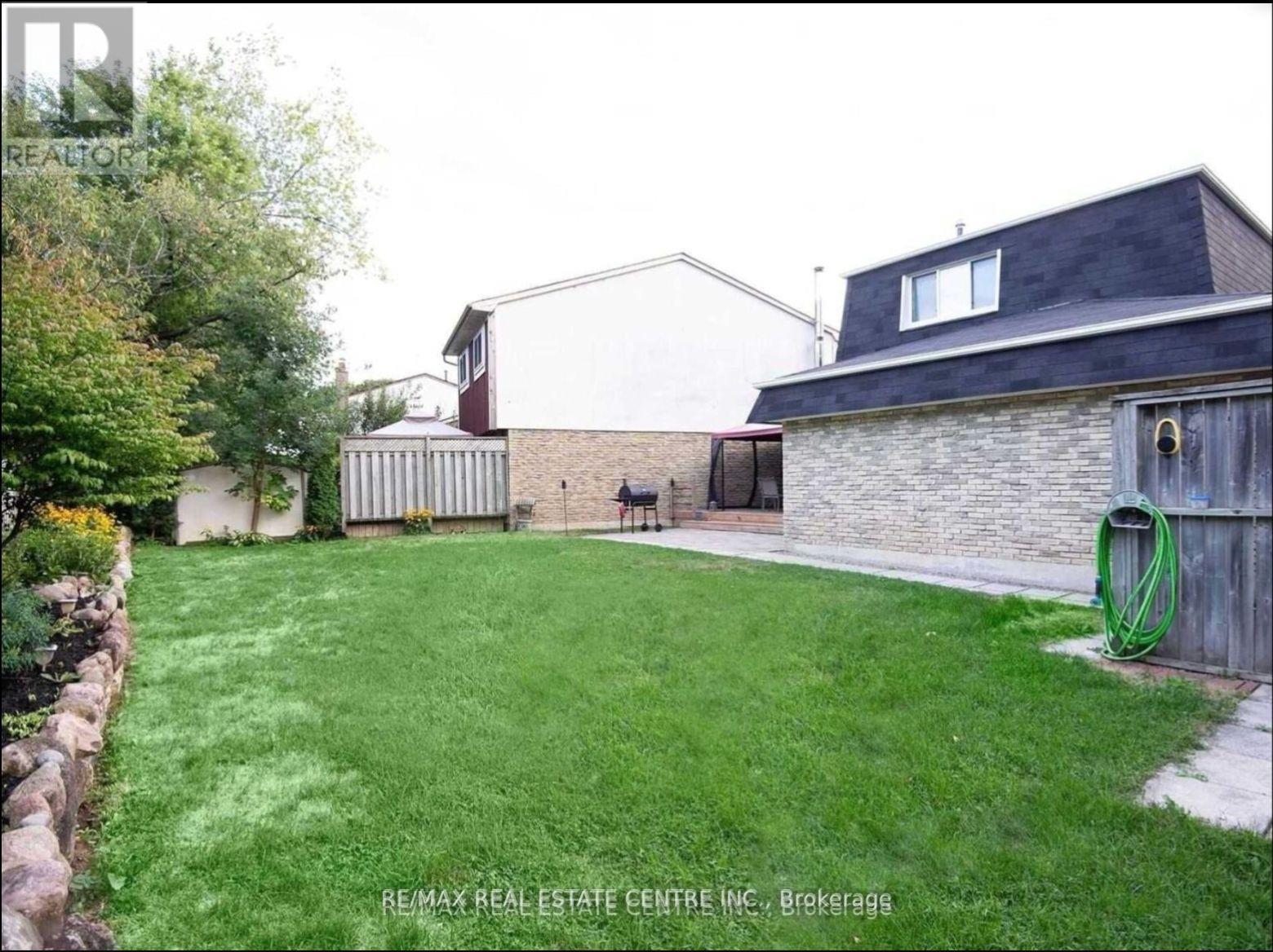 25 Ivanic Court Property Photo 7