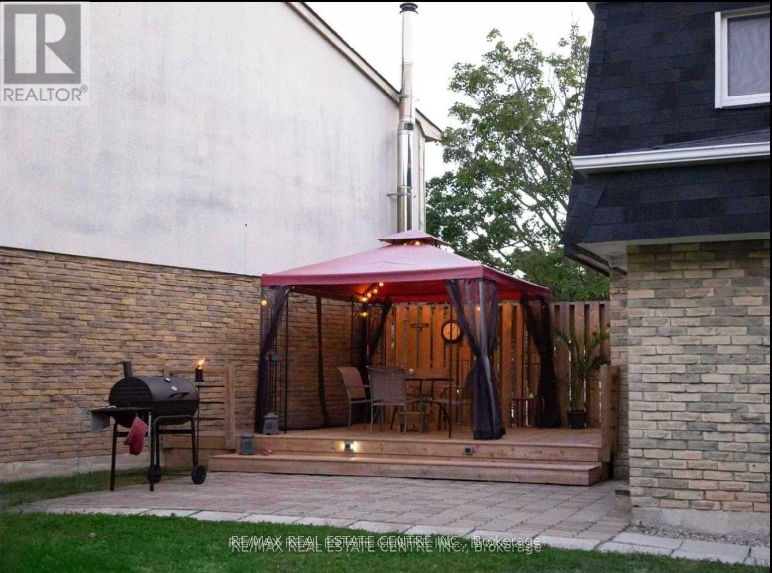 25 Ivanic Court Property Photo 8