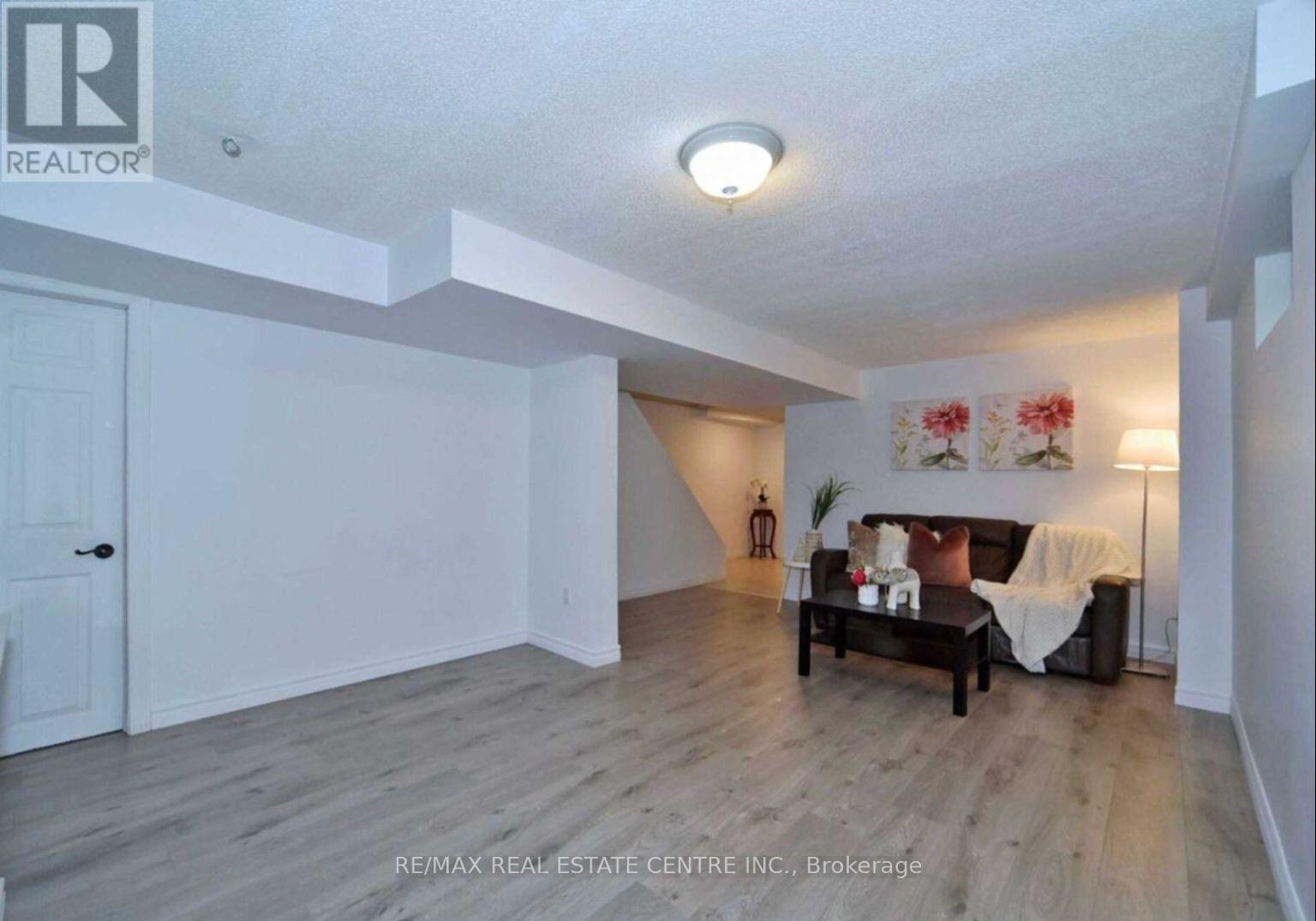 25 Ivanic Court Property Photo 10