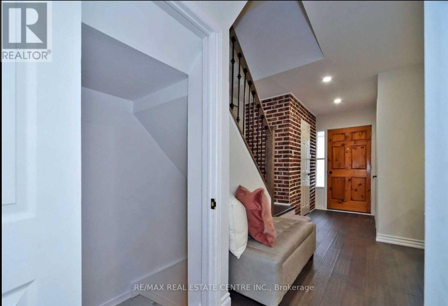 25 Ivanic Court Property Photo 12