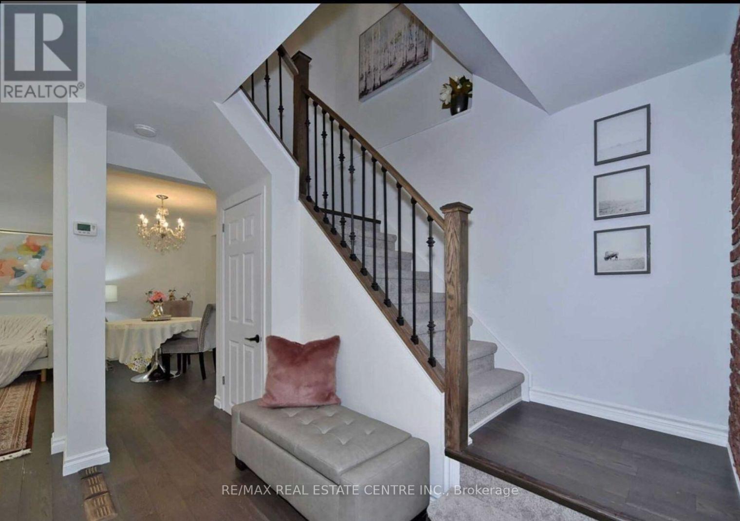 25 Ivanic Court Property Photo 18