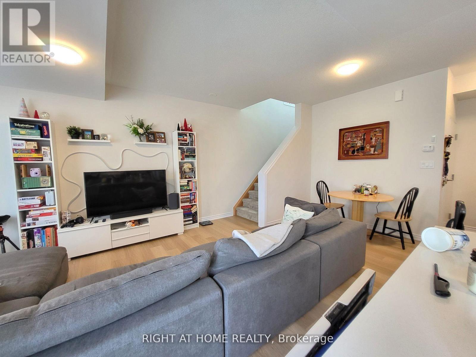 490 Beresford Path #7 Property Photo 9