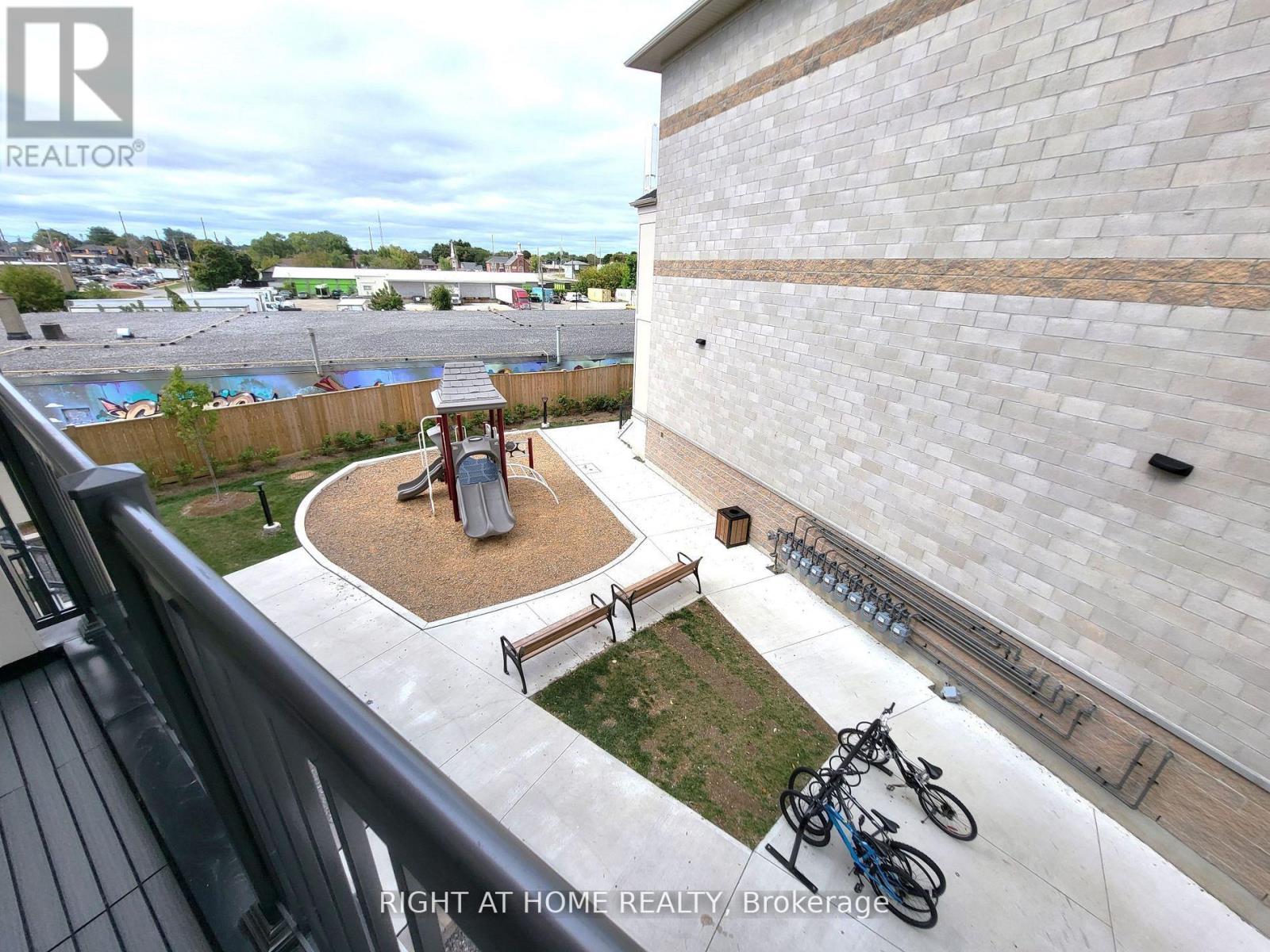 490 Beresford Path #7 Property Photo 22