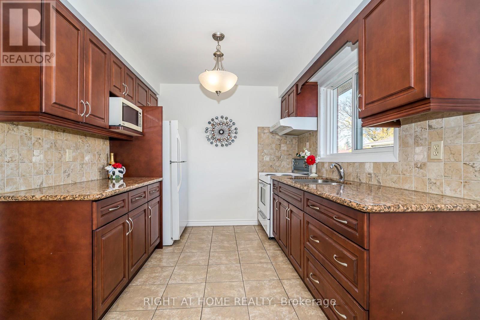 12 Scarden Avenue Property Photo 12