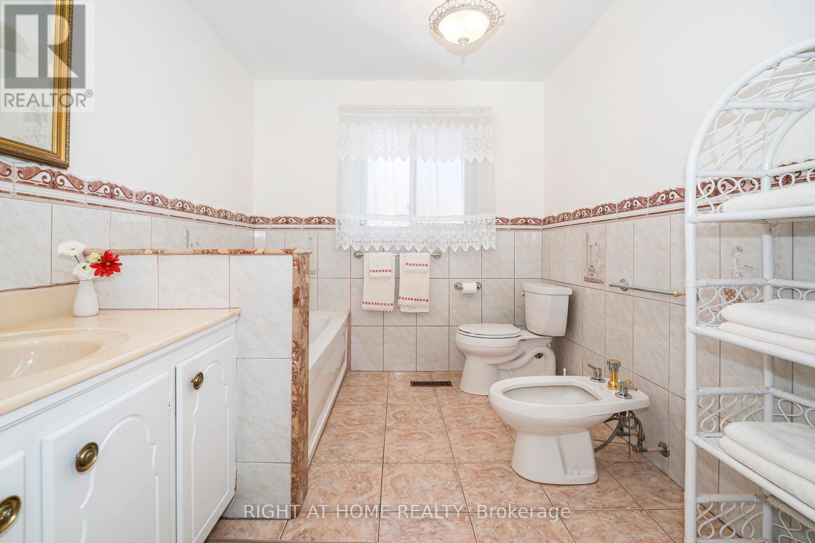 12 Scarden Avenue Property Photo 23