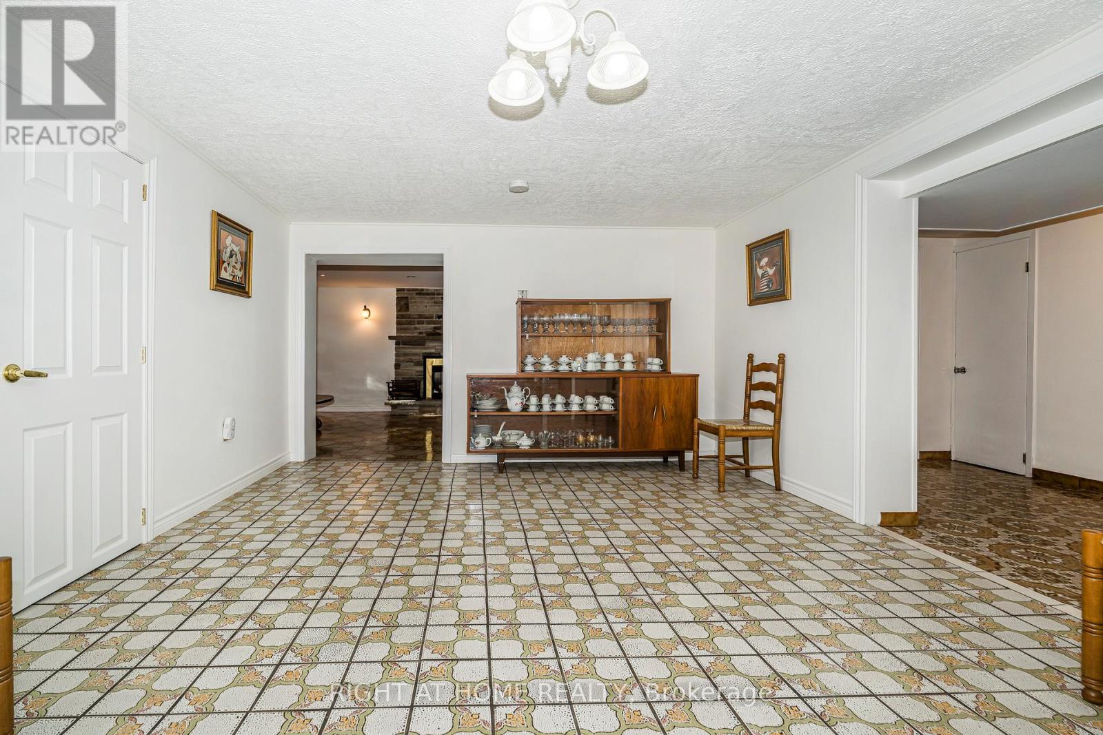 12 Scarden Avenue Property Photo 31