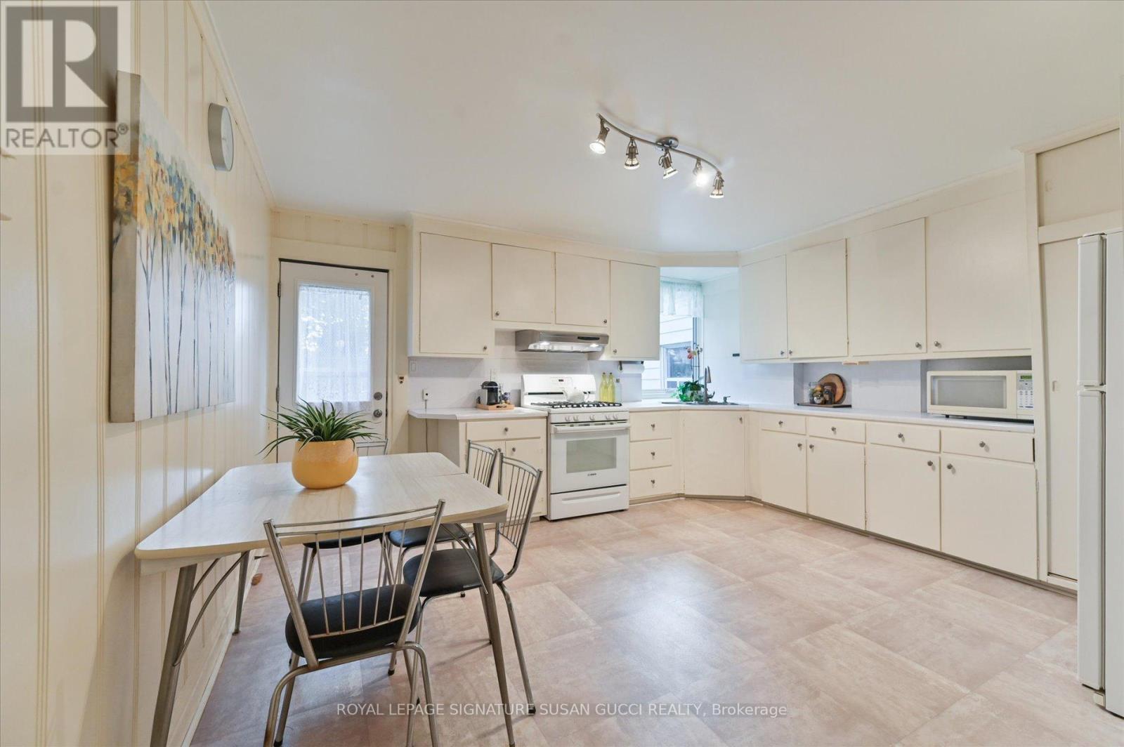 313 Gowan Avenue Property Photo 5