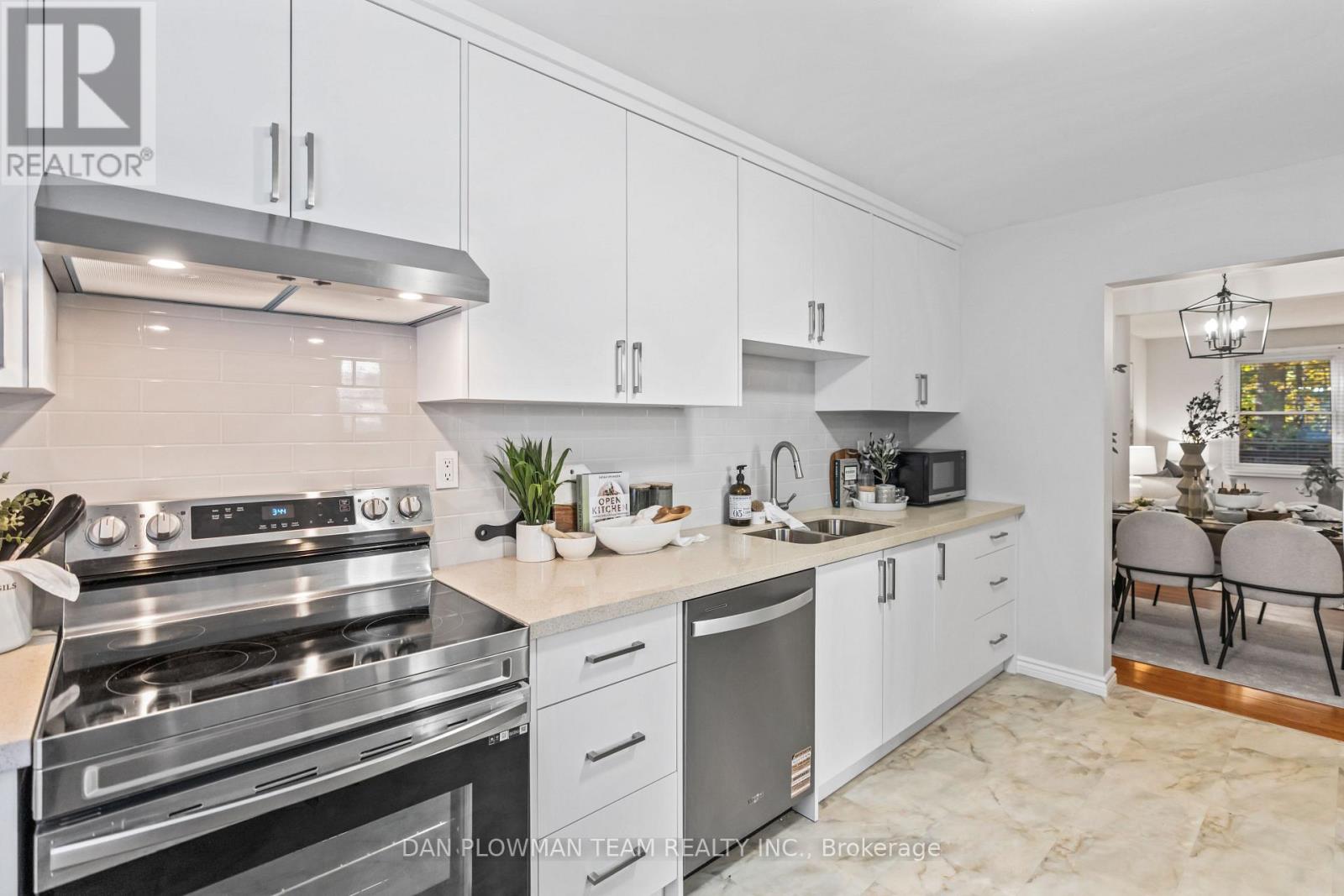 1092 Central Park Boulevard Property Photo 5